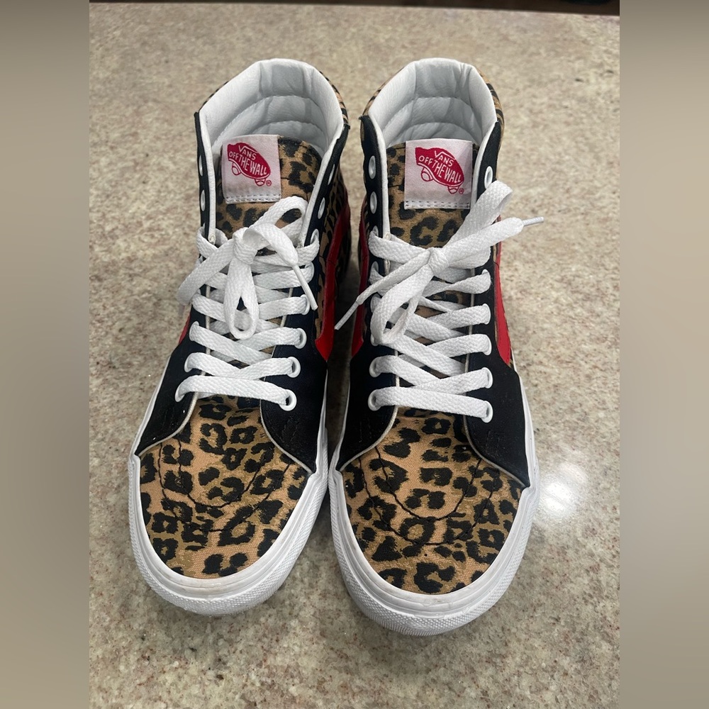 Custom Vans - Picture 2 of 8
